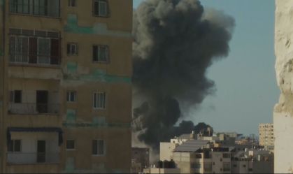 Imagens da CNN mostram bombardeio de Israel em Gaza; assista