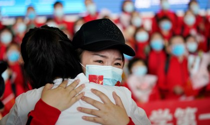 Todos os pacientes internados com coronavírus em Wuhan tiveram alta, diz China