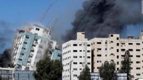 Prédio desaba em Gaza