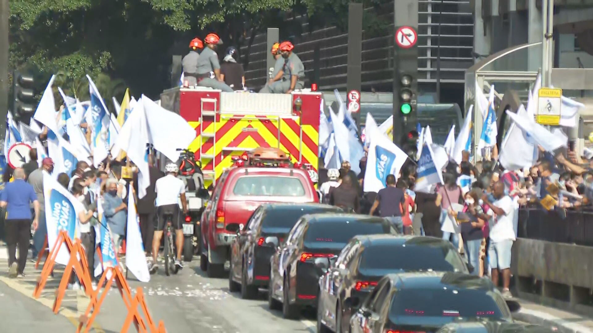 Cortejo com corpo de Bruno Covas pelas ruas de São Paulo (16.Mai.2021)