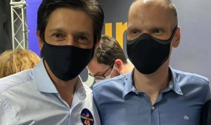 Mandato de Covas é extinto e Nunes, do MDB, assume oficialmente prefeitura de SP