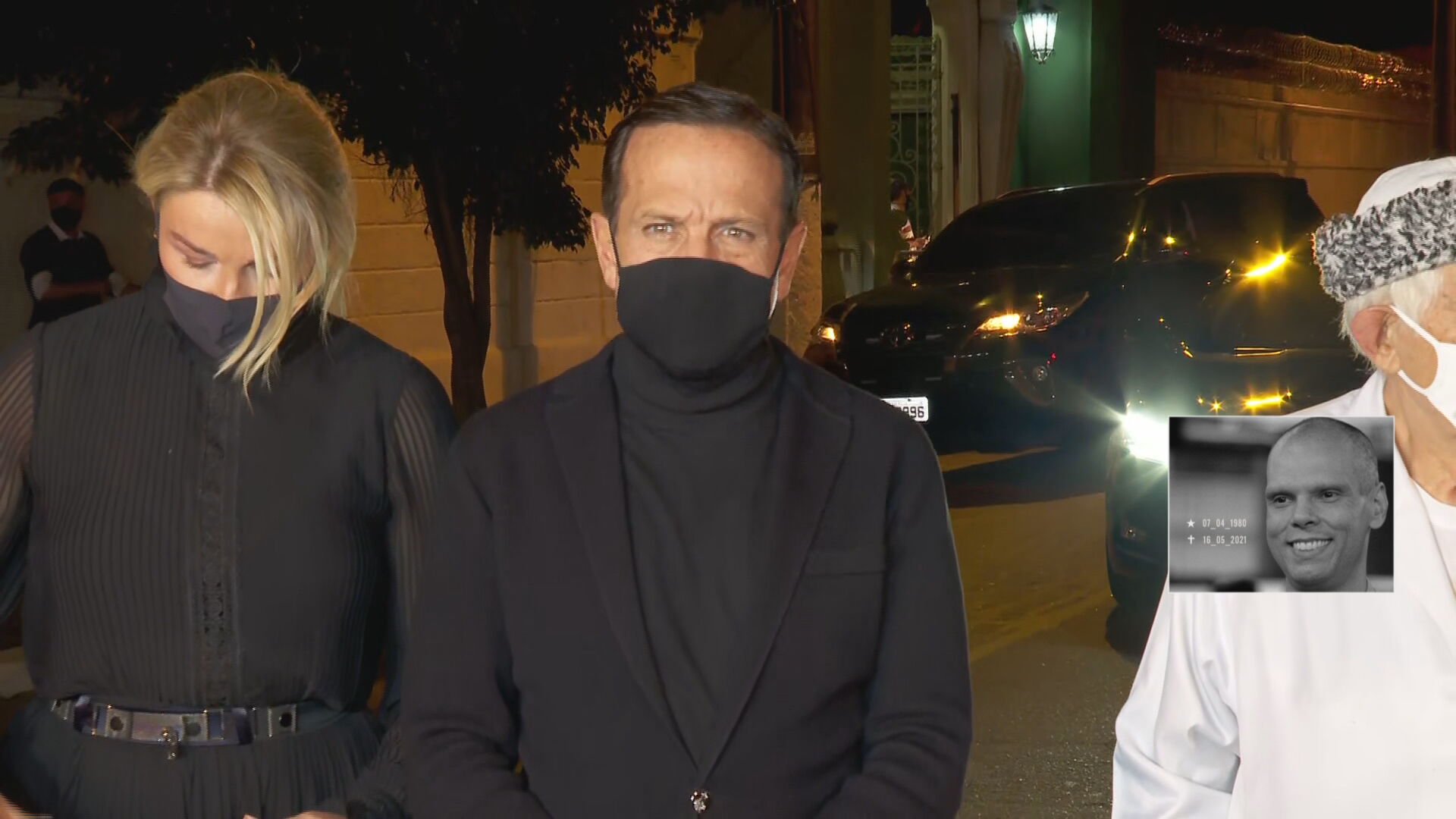 João Doria, acompanhado de Bia Doria, após o enterro de Bruno Covas (16.Mai.2021
