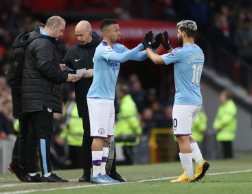 Substituição em jogo do Manchester City; Fifa quer aumentar limite contra lesões