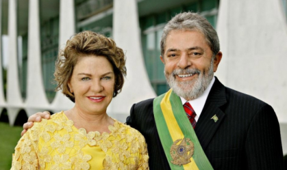 Família de Marisa Letícia abre ação contra Eduardo Bolsonaro e Regina Duarte