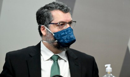 Ex-ministro das Relações Exteriores Ernesto Araújo presta depoimento à CPI