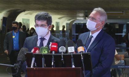 Relator da CPI Renan Calheiros e Randolfe Rodrigues, vice-presidente da comissão
