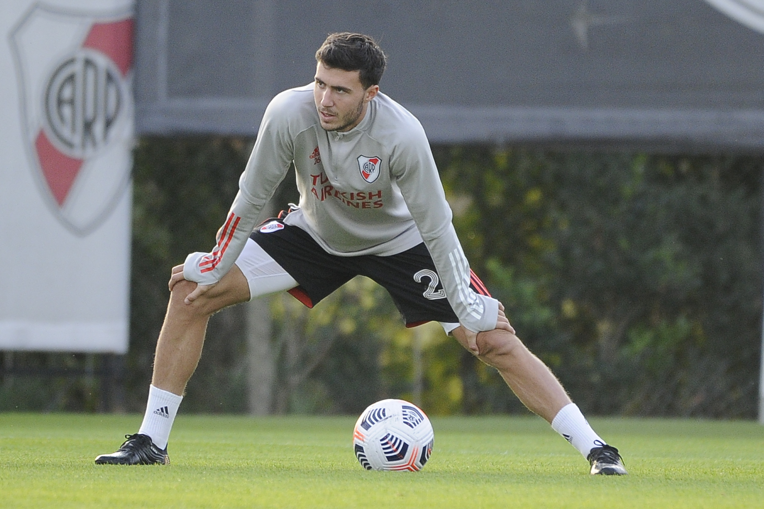 O volante Pérez, do River Plate, que terá que jogar no gol após surto de Covid