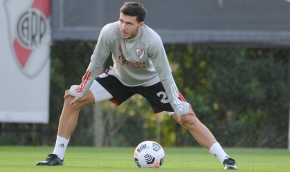 Após surto de Covid, River terá jogador de linha no gol pela Libertadores