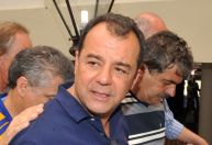 À PF, Cabral relata que Romário teria recebido R$ 3,5 milhões para apoiar Pezão