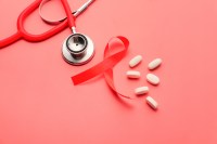 HIV não é Aids: entenda diferença entre o vírus e a doença