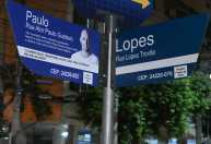 Placas da Rua Ator Paulo Gustavo são instaladas em Niterói