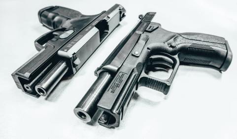 Segundo a PM, agentes foram recebidos a tiros em comunidade, mas não revidaram