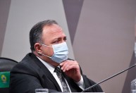 Preparando candidatura, Pazuello participa de lançamento de vacina nacional