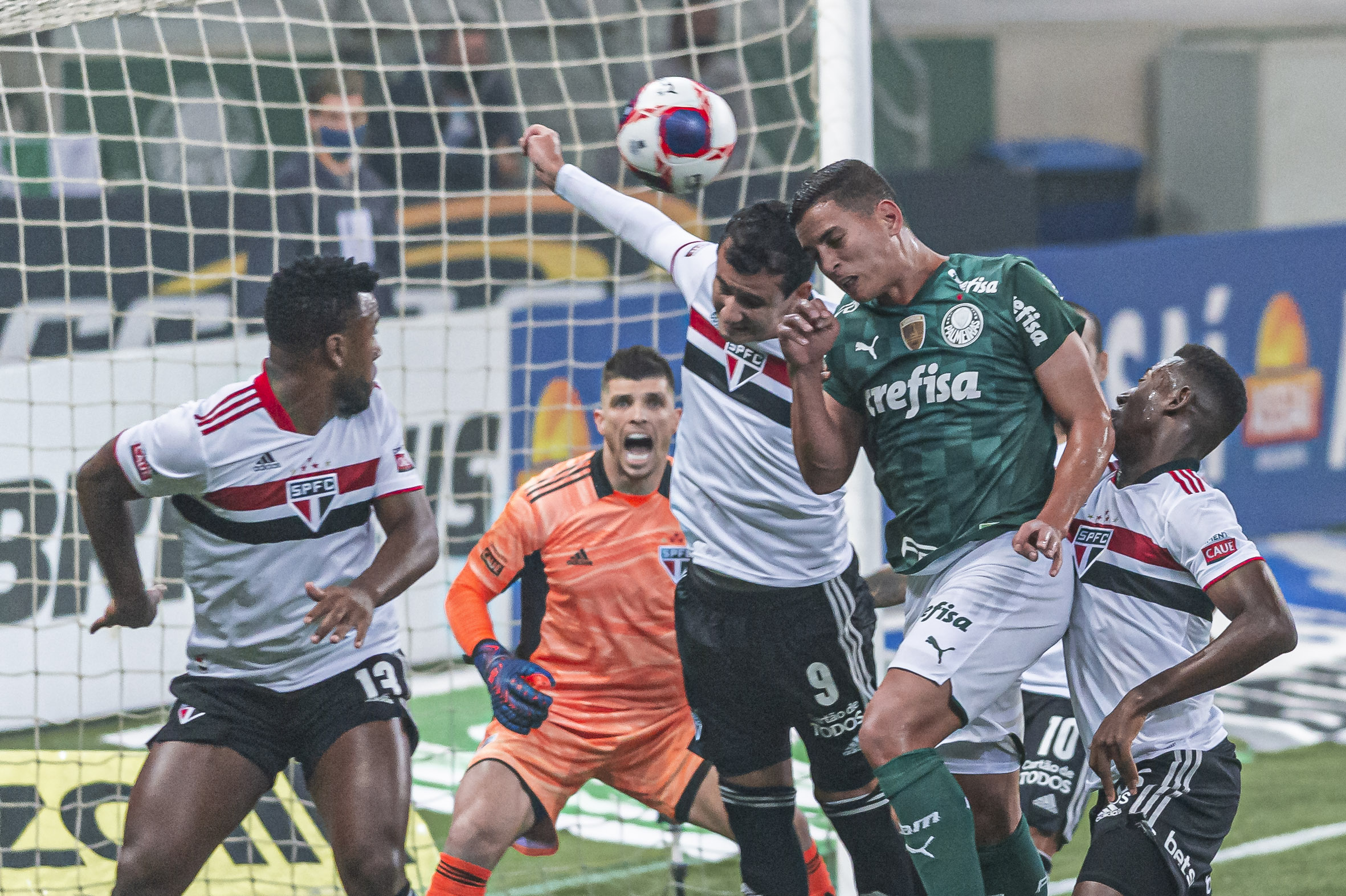 Pablo durante jogo entre Palmeiras e São Paulo, partida válida pelo jogo de ida 