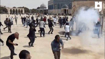 Palestinos e a polícia israelense entraram em confronto em Jerusalém