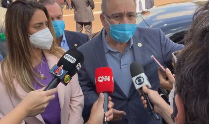 Queiroga em visita à fabrica do setor agropecuário (21 de maio de 2021)