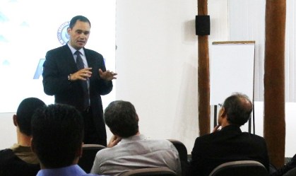 Posse de diretor-geral da Abin só deve ocorrer após pandemia