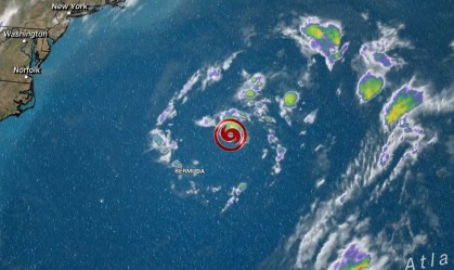 Controle de furacões dos EUA diz que Ana fez transição para tempestade tropical
