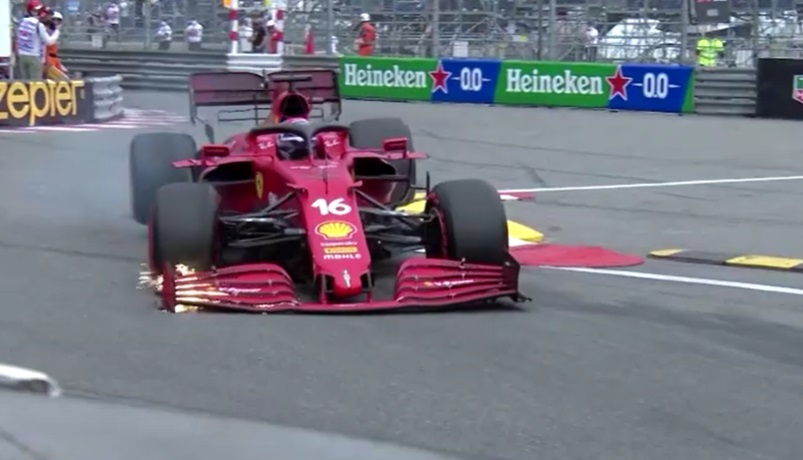 Momento do acidente com a Ferrari de Leclerc. 
