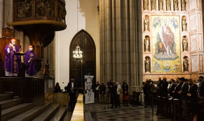 Em missa de 7.º dia de Covas, familiares e políticos se reúnem na Catedral da Sé