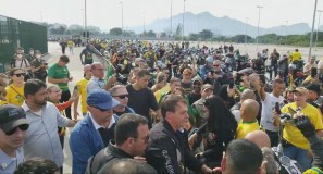 Bolsonaro participa de passeio de motociclistas no Rio de Janeiro (23 de maio de