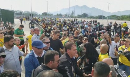 Bolsonaro participa de passeio de motociclistas no Rio de Janeiro (23 de maio de