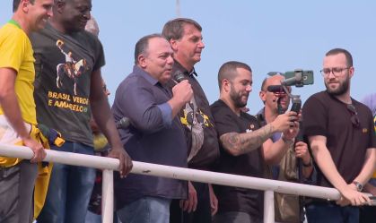 Bolsonaro e ex-ministro da Saúde Pazuello