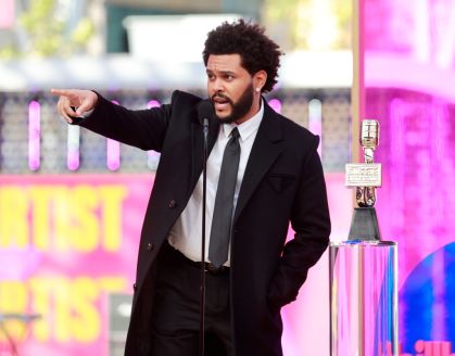 The Weeknd leva o prêmio de Melhor Artista Masculino na Billboard Music Awards 2