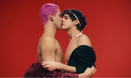Publicidade para o dia dos namorados "Love is Love"