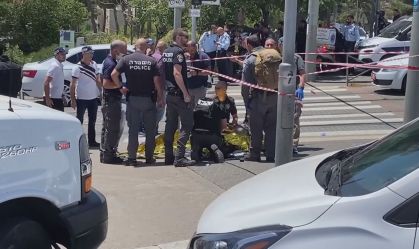 Palestino é morto a tiros após esfaquear dois israelenses