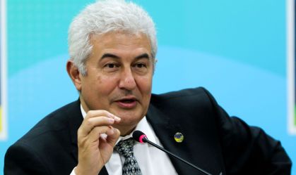 Governo diz que vai usar dados de celulares para monitorar aglomerações 