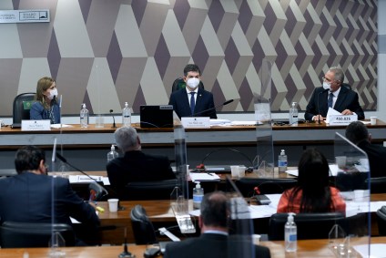Mayra Pinheiro, secretária do Ministério da Saúde depõe na CPI da Pandemia