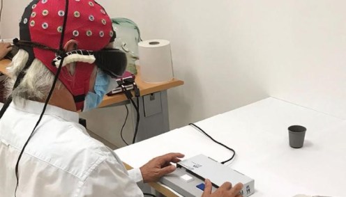 Homem cego em tratamento