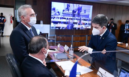 Presidente, vice e relator da CPI da Pandemia se reúnem antes da sessão
