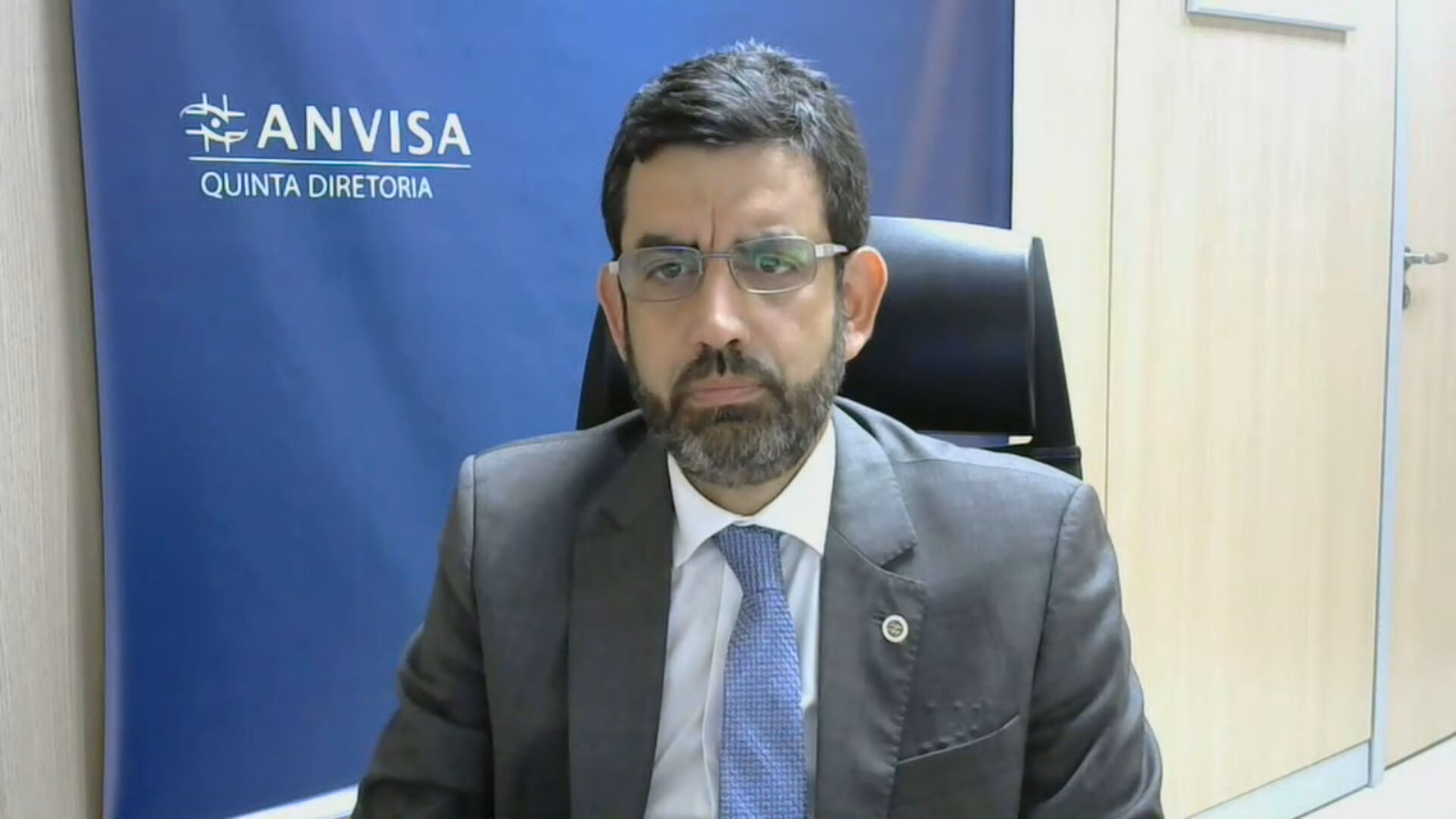 O diretor da Anvisa Alex Machado Campos em entrevista à CNN