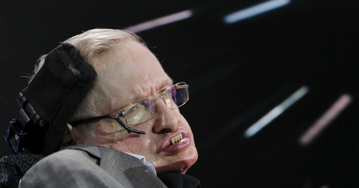 Imagem de Stephen Hawking usando dispositivo de comunicação