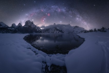 O fotógrafo Pablo Ruiz capturou a noite estrelada na montanha Riaño, na Espanha