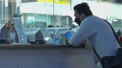 Medidas sanitárias são realizadas em aeroportos e rodoviárias de SP