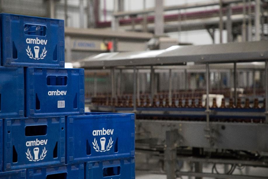 Lucro líquido da Ambev sobe 2,1% no 1º trimestre
