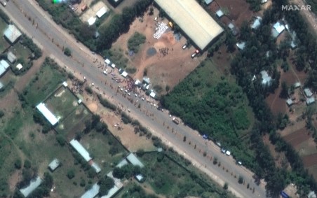 Imagem de satélite mostra multidão fora de centro em Shire, Etiópia