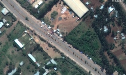 Imagem de satélite mostra multidão fora de centro em Shire, Etiópia