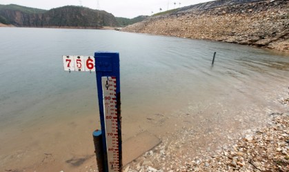 Instrumento para medição do nível d'água em barragem