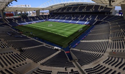 Estádio do Dragão antes de partida entre Portugal e Eslováquia pelas Eliminatórias da Euro