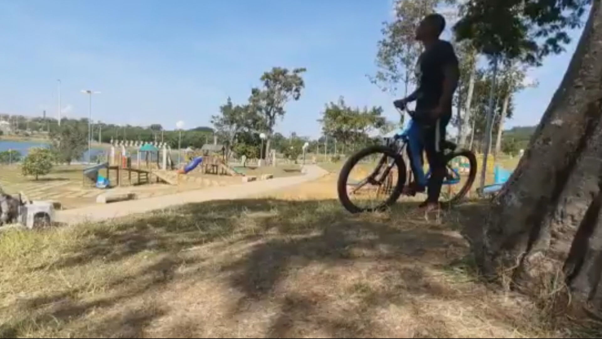 Ciclista que foi abordado pela polícia (29-05-2021)