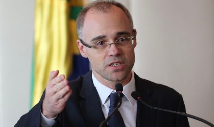 Advogado-geral da União manifesta sintomas e faz teste para coronavírus