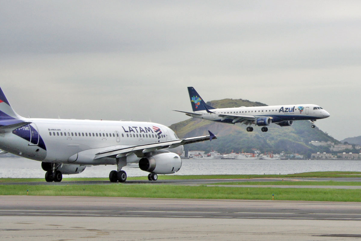 Aviões brancos