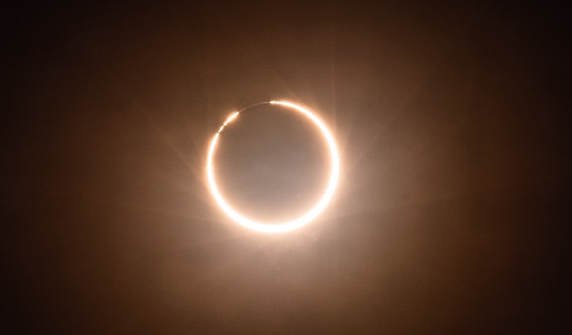 Eclipse anular do Sol visto da China em 2020 / Foto: Costfoto/Barcroft Media via Getty Images (21.jun.2020)