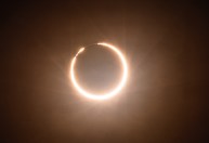 Confira os horários do eclipse solar deste sábado em cada capital