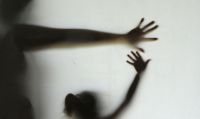 Brasil tem dez mulheres assassinadas por dia, segundo Atlas da Violência