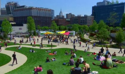 Little Island: Nova York ganha parque flutuante com duas passarelas que ligam a 